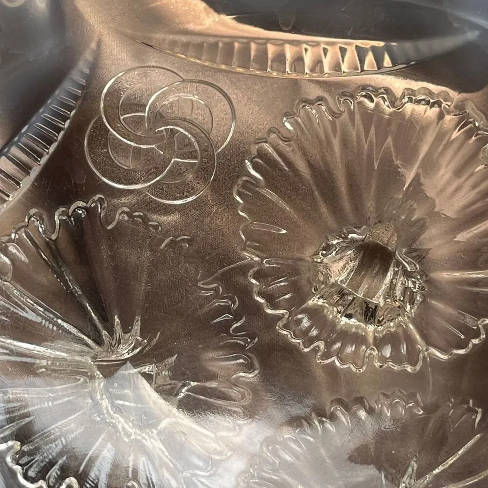 Jefferson Northwood Ruffled Opalescent 9” Floral & Rings Bowl